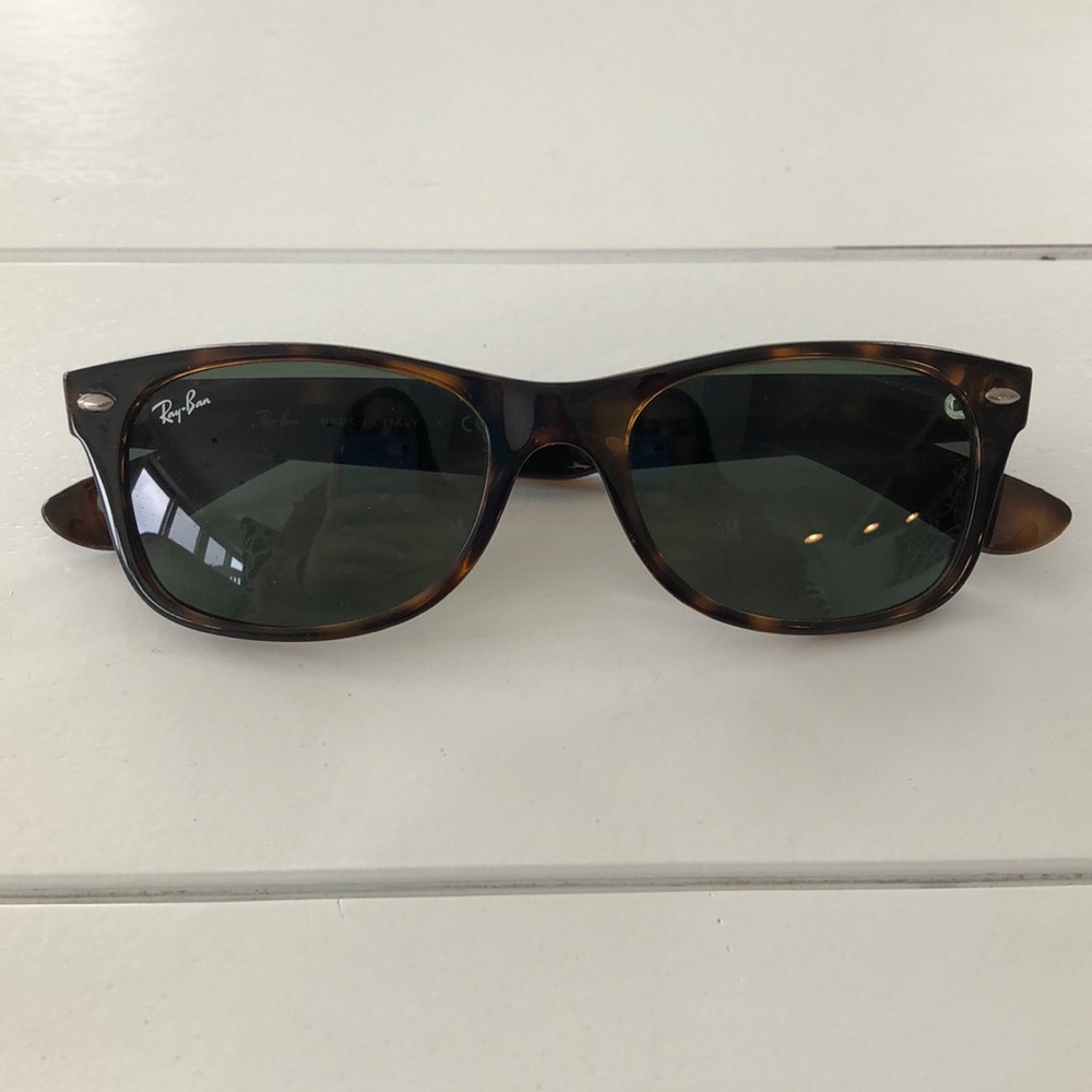 Ray Ban Wayfarer, Tortoise with Green Lenses